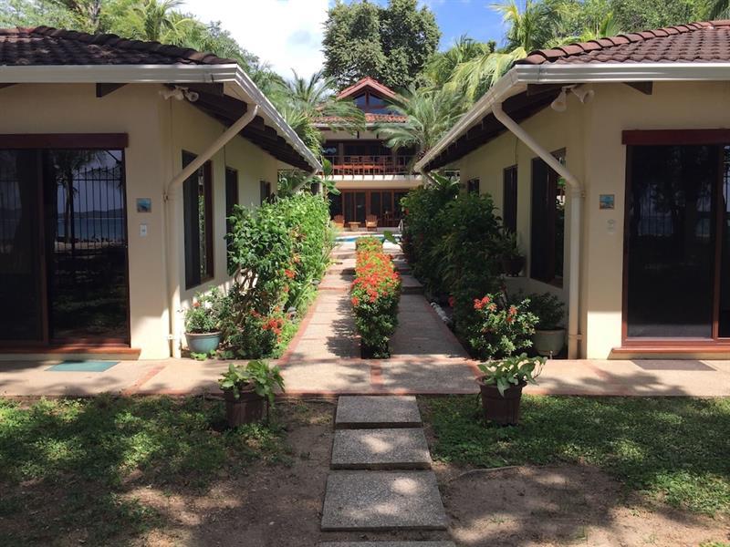 The Coast Beachfront Hotel Tamarindo Exteriör bild