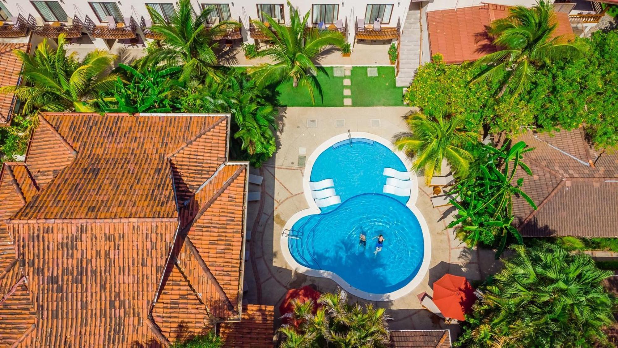 The Coast Beachfront Hotel Tamarindo Exteriör bild