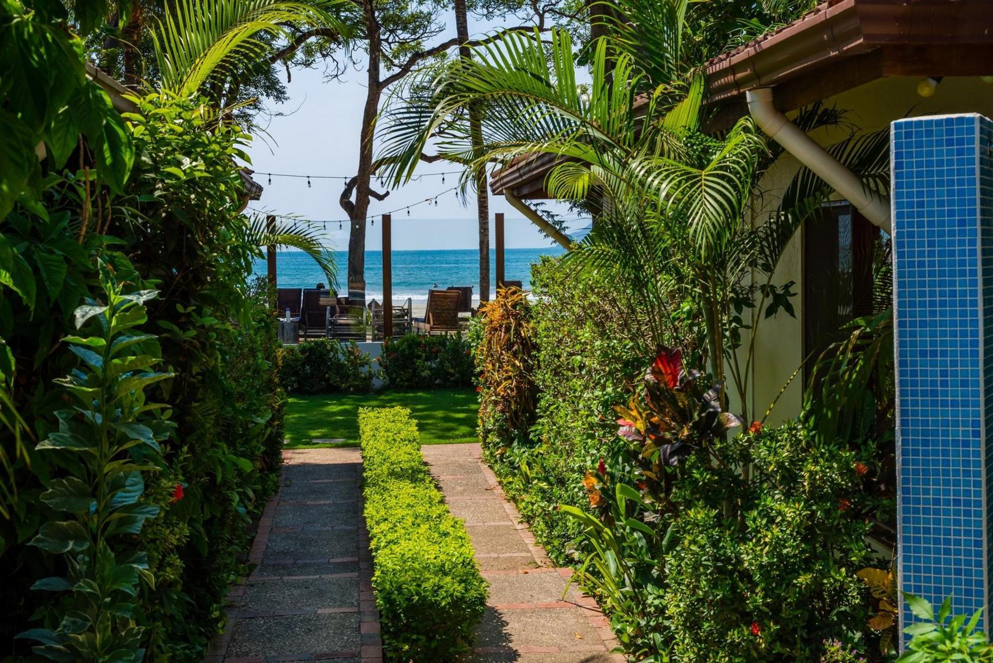 The Coast Beachfront Hotel Tamarindo Exteriör bild
