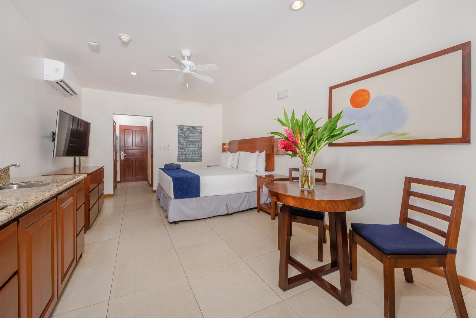 The Coast Beachfront Hotel Tamarindo Rum bild